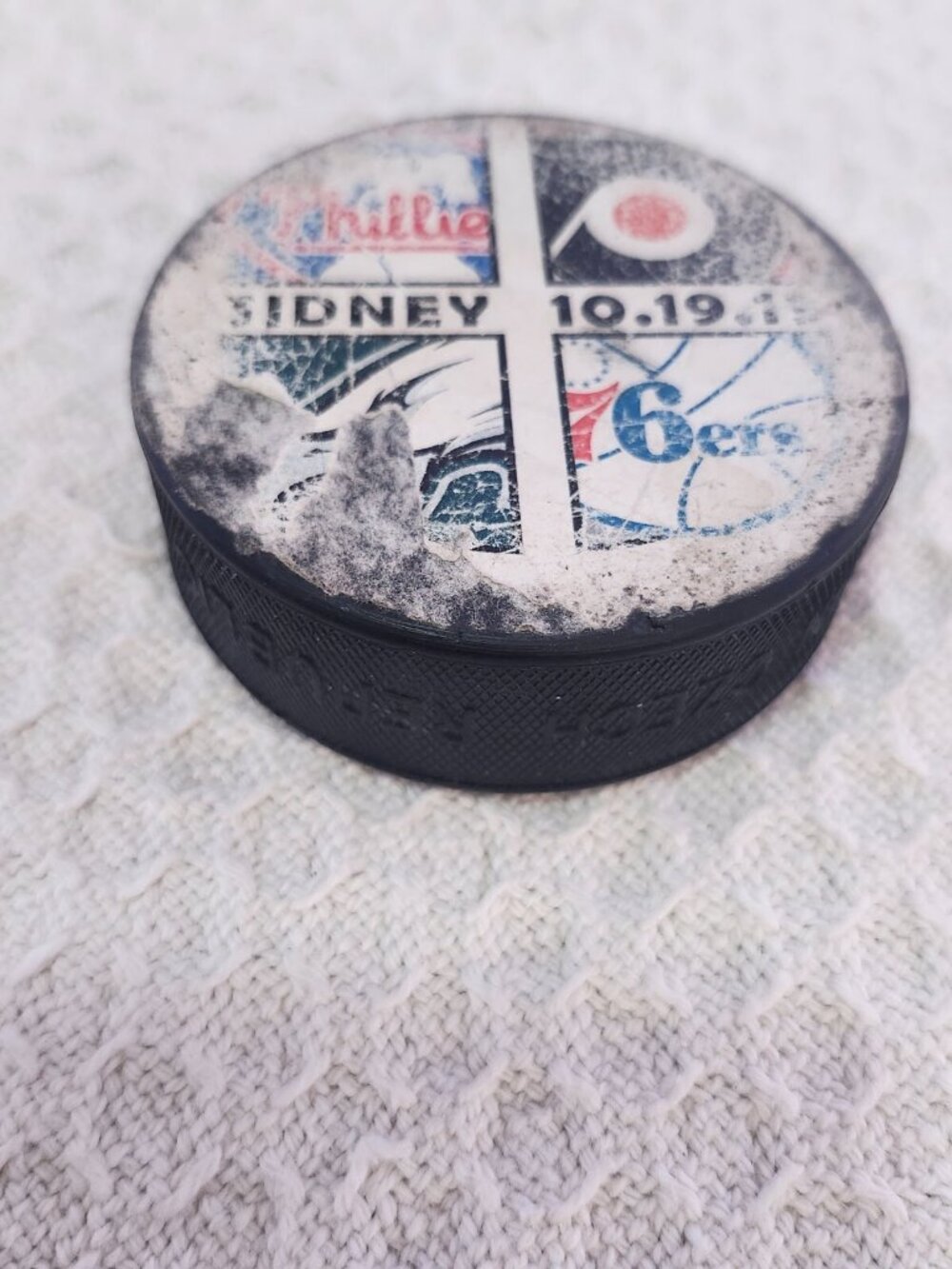 Official Rubena Brand Hockey Puck - Philadelphia Sports Teams - Sidney 10.19.19 - Picture 3 of 7